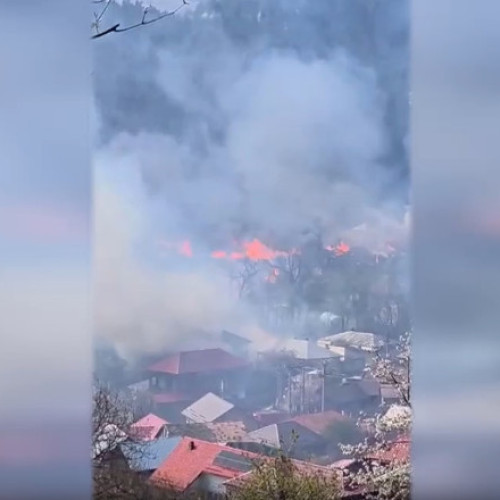 Incendiu devastator în Rucăreni, județul Vrancea, ard 11 case