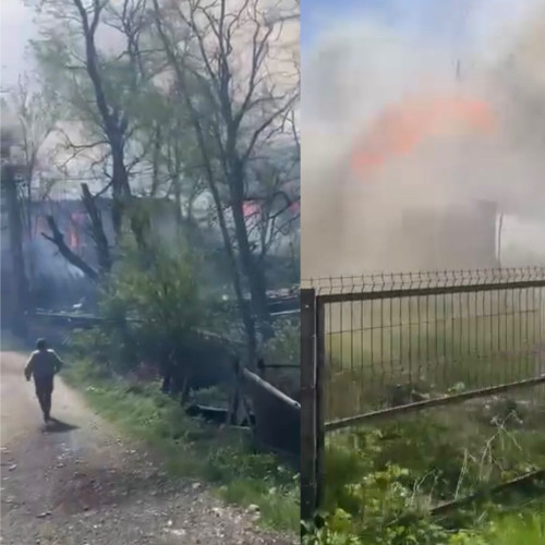 Incendiu violent la mai multe case din lemn, alimentat de vântul puternic. Intervenție de amploare în Rucăreni! FOTO