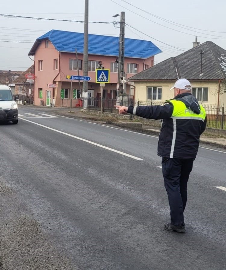 Poliția oprește un șofer beat care circula haotic în Maramureș