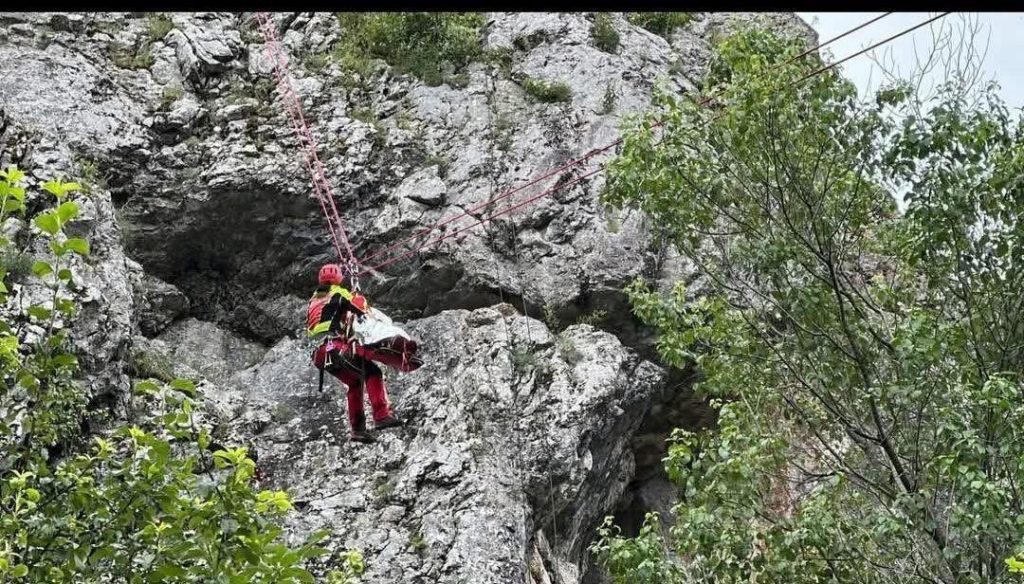 Intervenție de salvare în Cheile Bicazului pentru o persoană rănită
