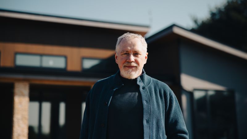 Obosiți de costuri ridicate, unii americani importă case din China