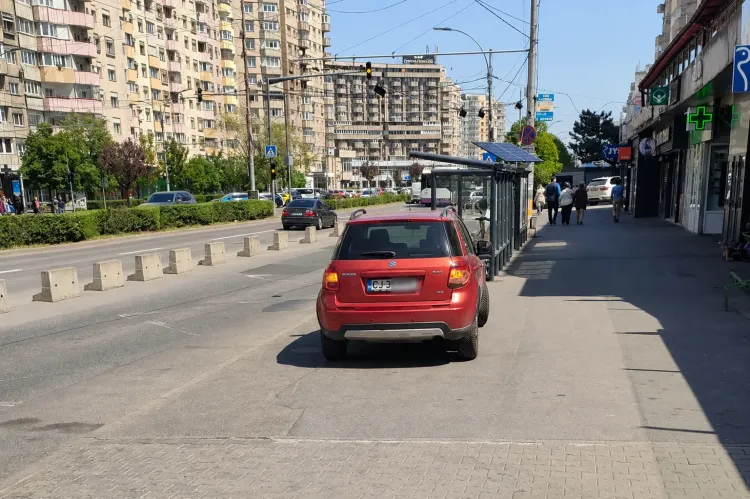 Șofer în Cluj-Napoca ignoră regulile și parchează în stația de autobuz