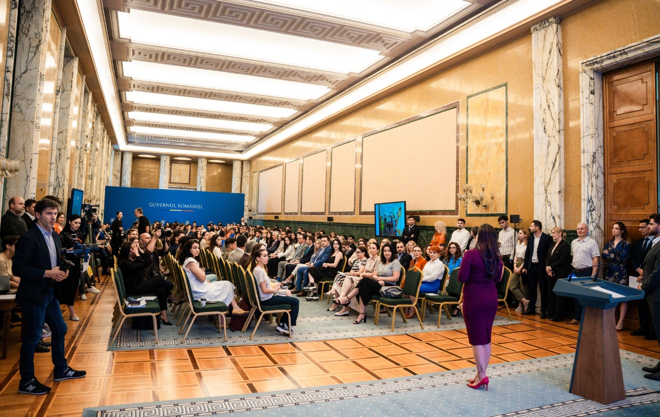 Tinerii din Galați se pot înscrie la Internshipul Guvernului până pe 11 mai