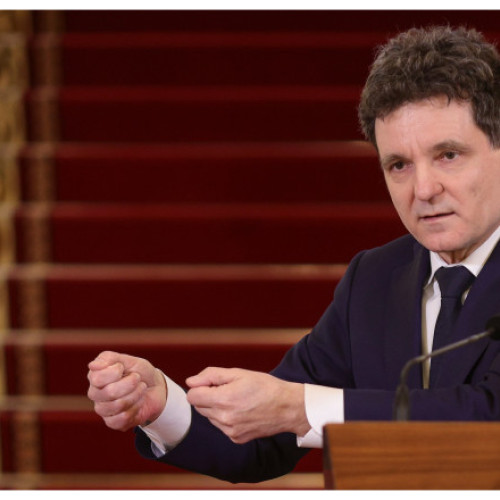 Nicușor Dan a aflat despre moțiunea PSD-AUR printr-un bilețel