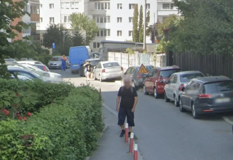 Locuitorii de pe Aleea Vidraru din Cluj-Napoca se plâng de parcări neregulamentare