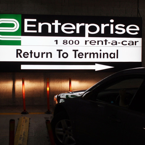 Compania Enterprise taxează o familie cu aproape 10.000 de dolari pentru un rezervor cu motorină într-o mașină închiriată