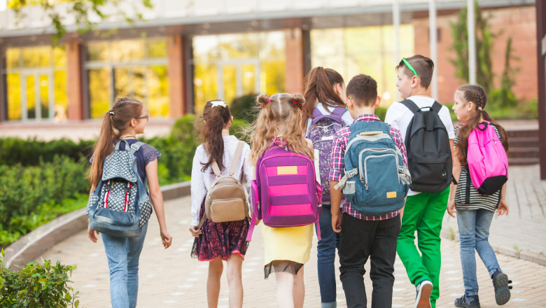 Elevii și profesorii se bucură de un weekend prelungit de 1 Mai