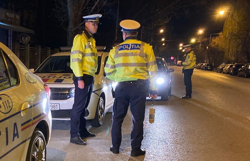 Tânără din Brăila, prinsă conducând fără permis și urmărind poliția