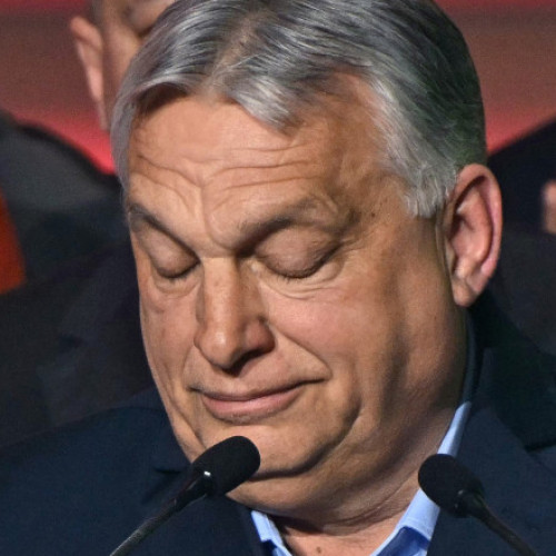 Viktor Orban își prezintă demisia, dar Fidesz o respinge temporar