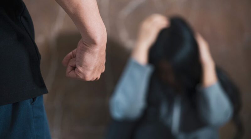 Un hunedorean condamnat pentru violarea vieții private și amenințare