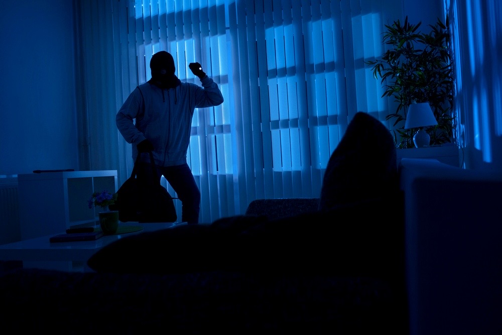 Reținut un bărbat pentru furt dintr-un apartament din Pitești