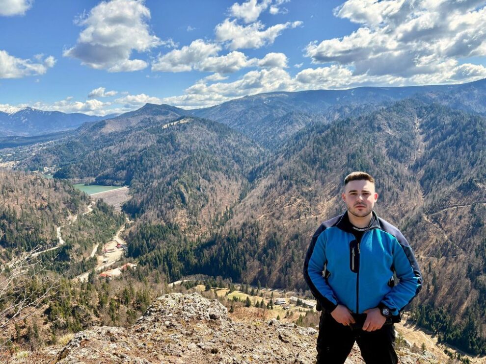 Un tânăr jandarm din Bistrița-Năsăud își îndeplinește visul, în ciuda tragediei