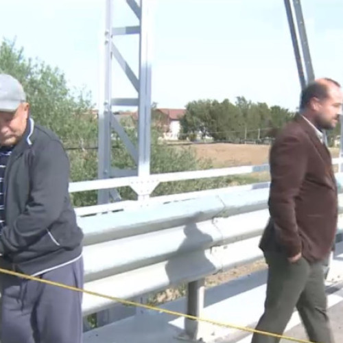 Pod reabilitat în Arad complică accesul fermierilor la terenuri agricole