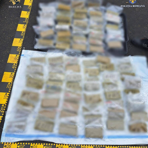 BĂRBAT PRINS ÎN FLAGRANT CU DROGURI DE RISC ȘI MARE RISC ÎN JUDEȚUL DÂMBOVIȚA - RETINUT ȘI ARESTAT PREVENTIV