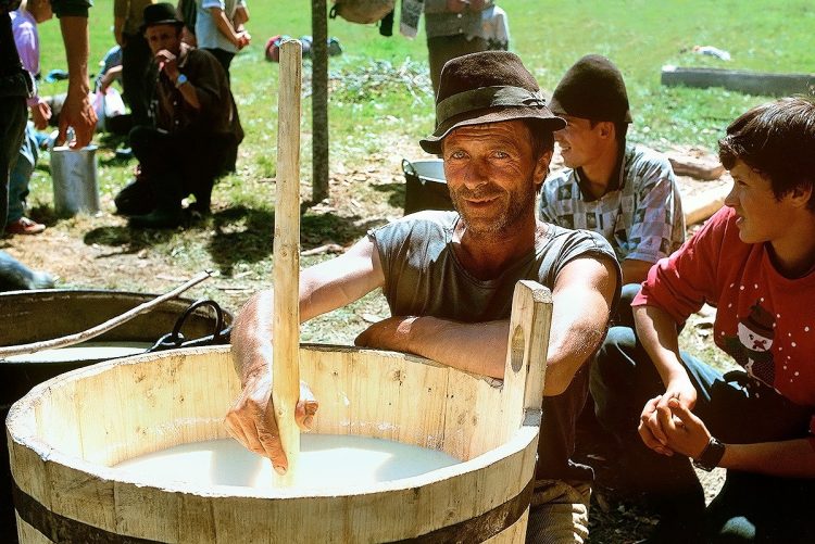 Misiunea măsurișului oilor adună localnicii din Săpânța