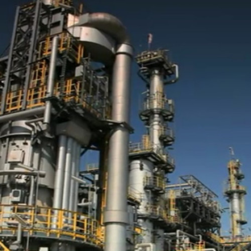 Nicușor Dan a anunțat când ar putea fi repornită rafinăria Petrotel