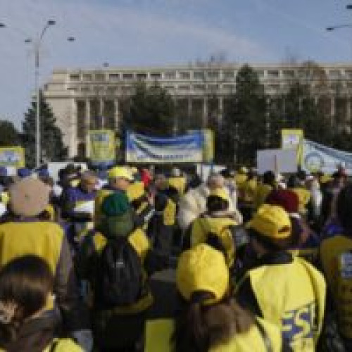 Protest la Ministerul Educației împotriva reducerii finanțării școlilor