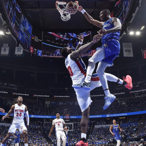 Urmărește-l pe Jamal Cain cum îl dunkează pe Jalen Duren, reacțiile fanilor în seria playoff Magic-Pistons