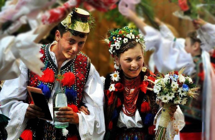 Concurs inedit al Ansamblului Folcloric Național Transilvania pentru costume populare