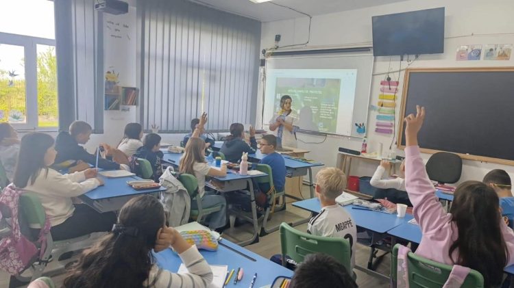 Acțiuni de prevenire a mușcăturilor de căpușă în școli