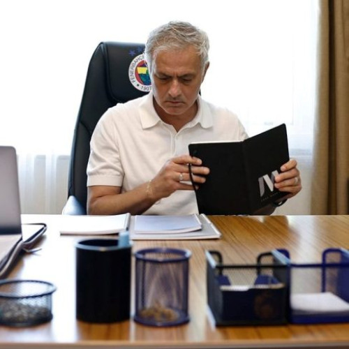 Mourinho își exprimă surprinderea față de cariera lui Cristian Chivu ca antrenor