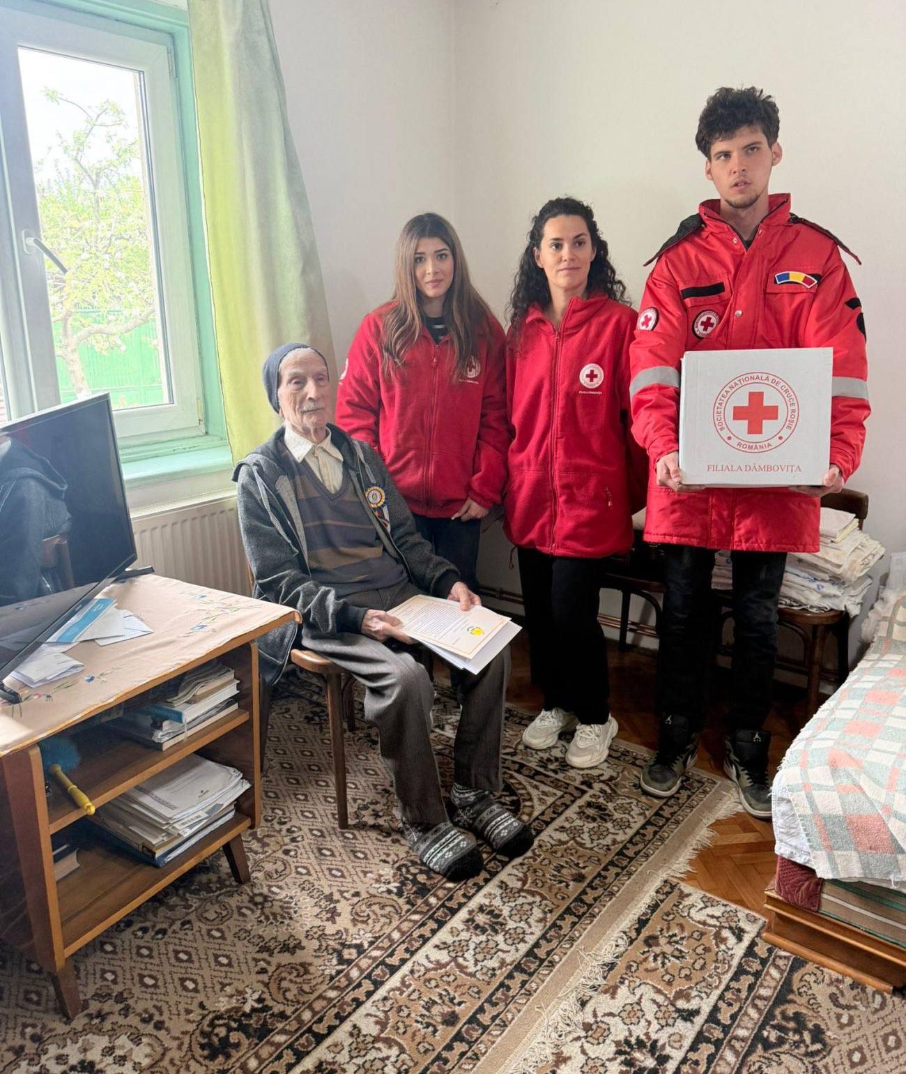 Gest emoționant de omagiu de Ziua Veteranilor de Război în Dâmbovița