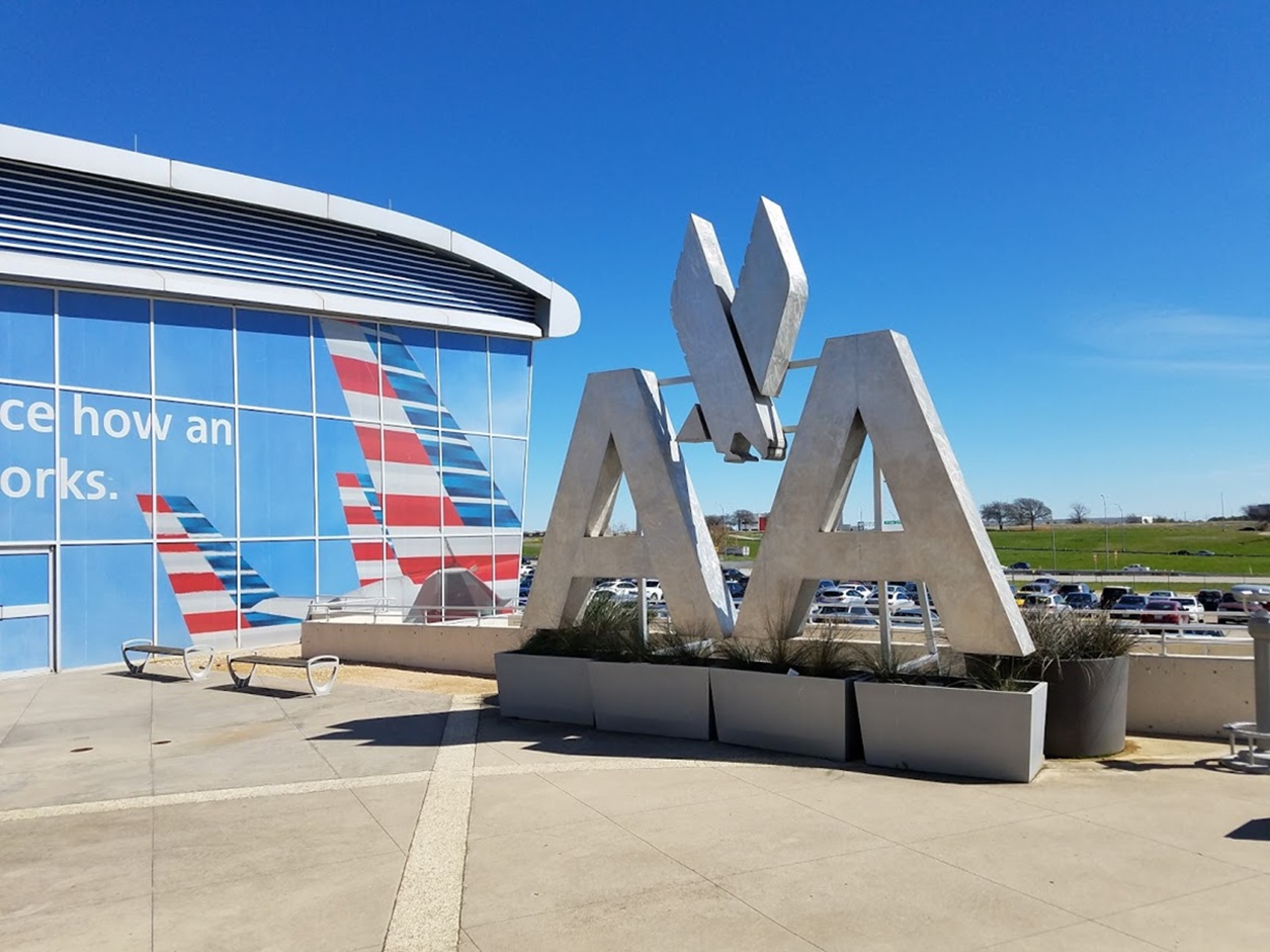 CEO-ul American Airlines discută despre strategia de afaceri: United nu, Alaska da, Spirit poate