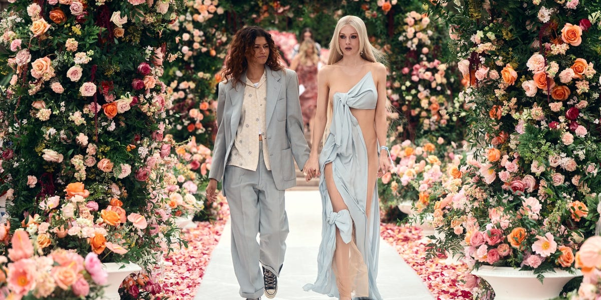 Outfits de la nunta lui Cassie și Nate din 'Euphoria', clasificate după WTF