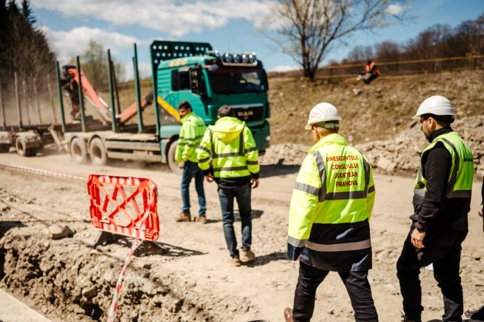 Virgiliu Daniel Nanu verifică lucrările pe DJ 102I între Prahova și Brașov