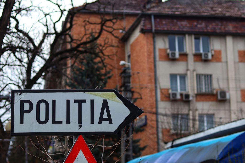 Bărbat din Tărpiu închiriază mașină și o vinde ilegal