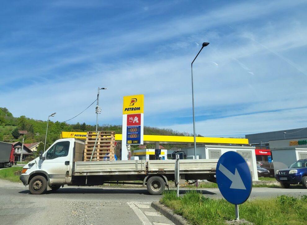 Petrom înregistrează lipsă de stocuri la benzinării din cauza cererii ridicate