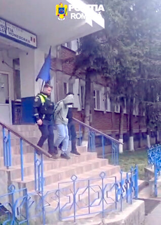 Tânăr din Hunedoara reținut pentru tâlhărie calificată