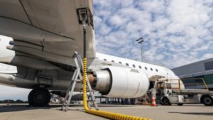 Italia se confruntă cu o criză de combustibil pentru avioane