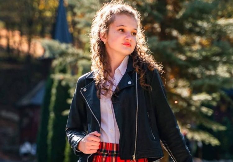 Daria Rus din Ciolt câștigă Premiul I la un concurs de pictură