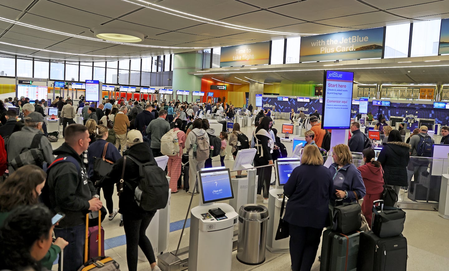 Familia din Somerville se află în carantină după o expunere la pojar la Logan