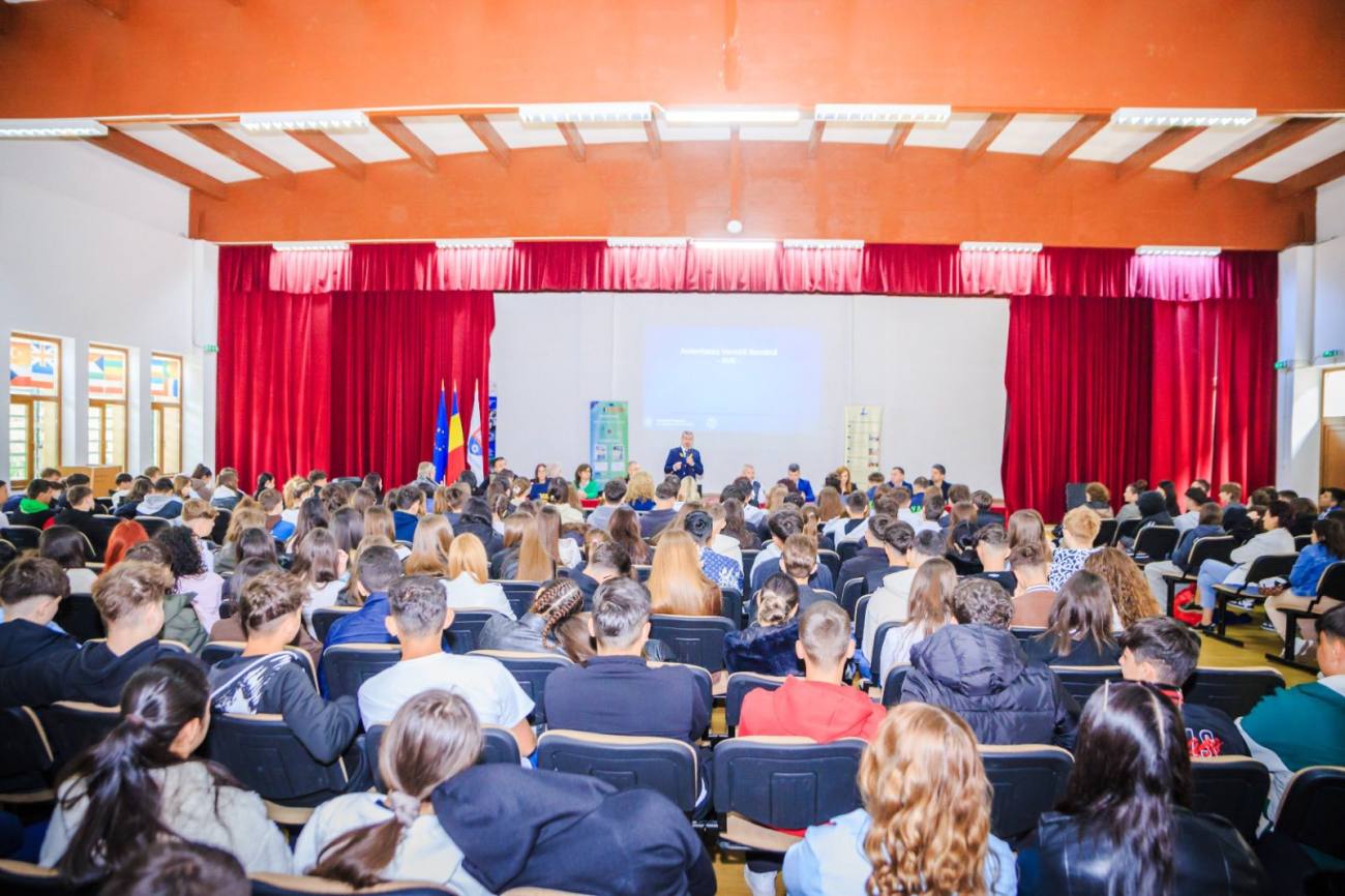 Tinerii din Titu discută despre siguranță și viitor la un eveniment special