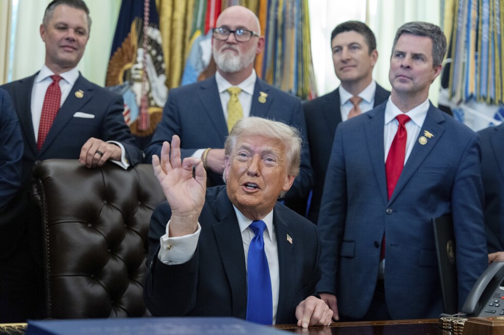 Trump gives go-ahead to major new Canada-US oil pipeline - AP News