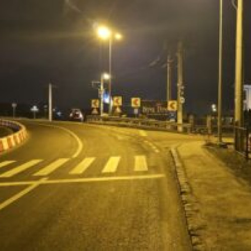 Șoferiță beată implicată în accident rutier în Săcele, mașina a căzut în râul Timiș - Video