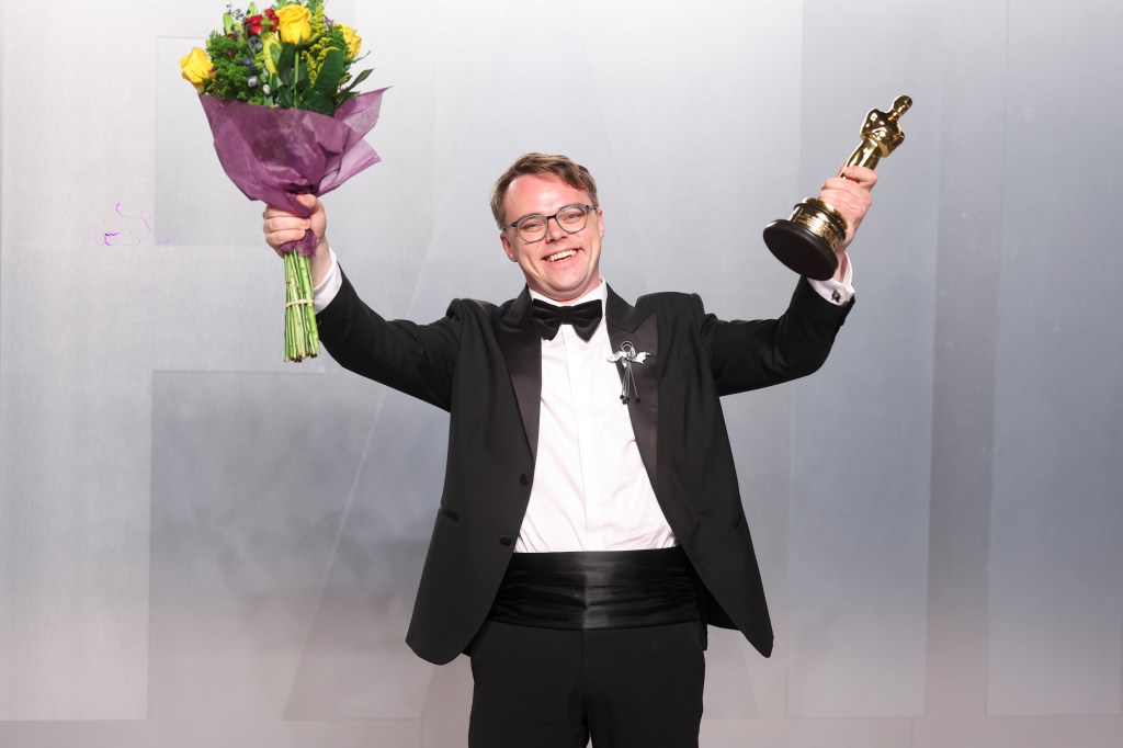 Missing Oscar Found By Airline After Filmmaker Told To Check It - Deadline