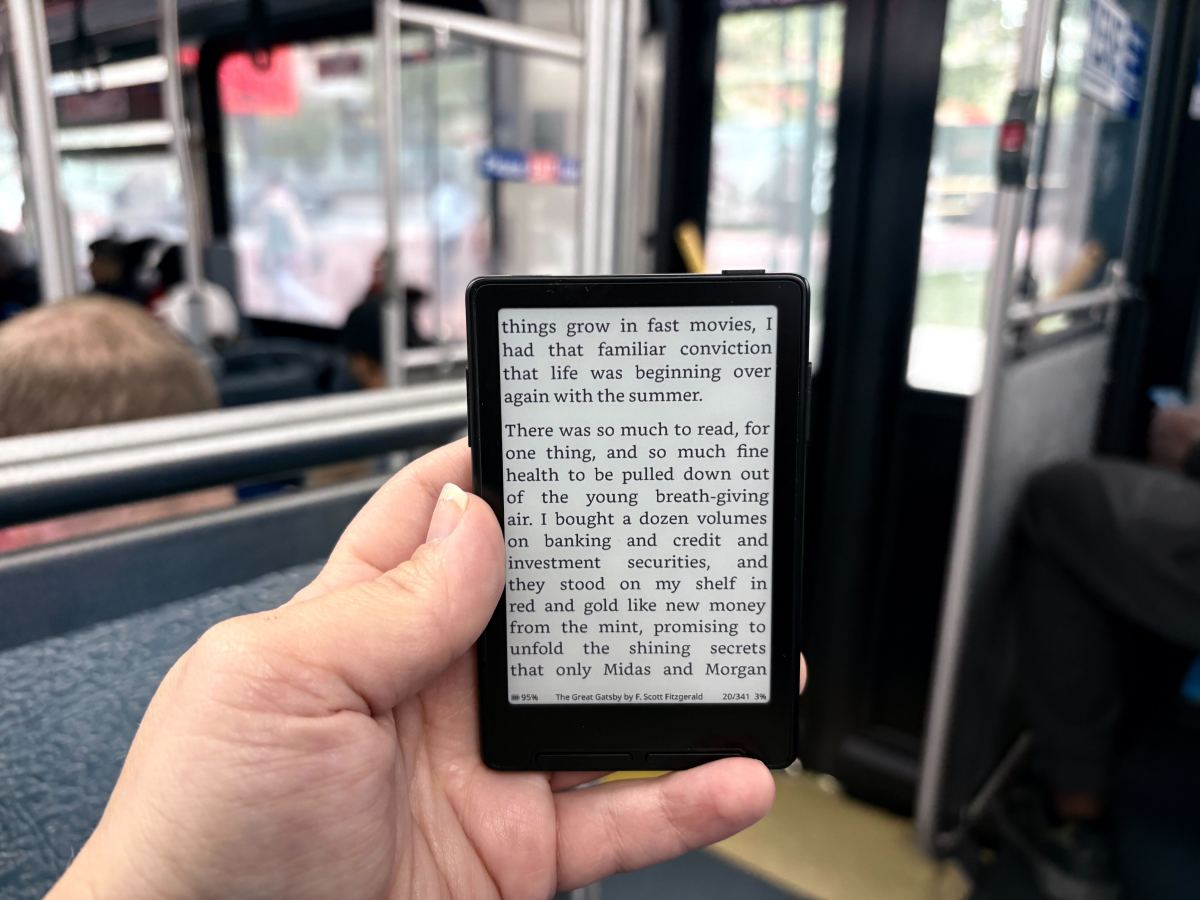 This tiny, magnetic e-reader could stop you from doomscrolling - TechCrunch