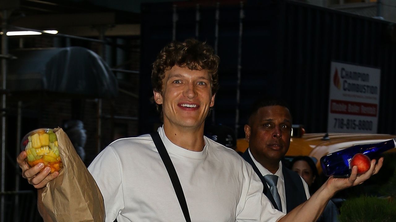 Connor Storrie’s Post-Met Gala Snack Run Look Is Straight Out of the ’90s - Vogue