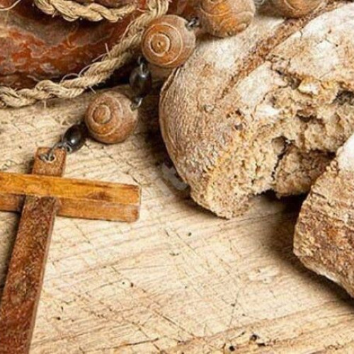 Astăzi este ziua Lăsata Secului, în care creştinii ortodocşi îşi cer iertare de la naşi şi încep pregătirea pentru Postul Paștelui.