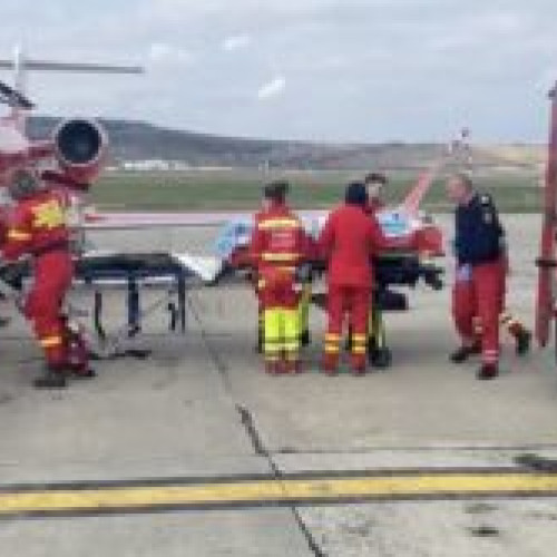 Tânără din Brașov în stare gravă după accidentul din Gara din Cluj, cauzat de un selfie pe tren. A fost transportată cu avionul SMURD la o clinică de arși din Timișoara.