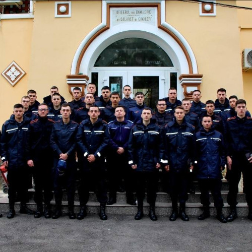 Elevi jandarmi în stagiul de practică la Jandarmeria Dâmboviţa: 28 de tineri învățăcei de la Şcoala Militară de Subofiţeri „Grigore Alexandru Ghica” Drăgăşani