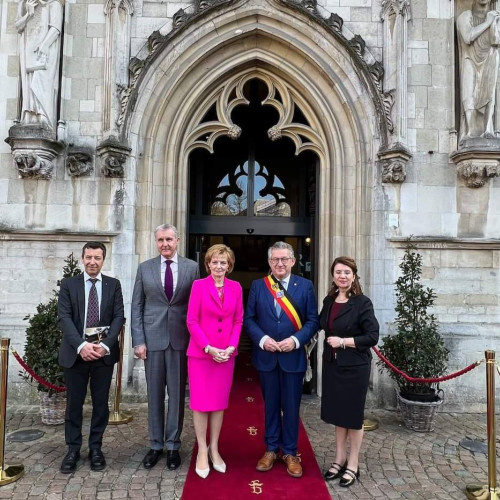 Custodele Coroanei Române Vizitează Orașul Bruges din Flandra de Vest - Belgia: Custodele Coroanei și Principele Radu, Oaspeții Ilustri ai Primarului Dirk De fauw în Bruges