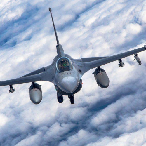 Avioane militare vor survola Braşovul timp de patru zile în cadrul unui eveniment încărcat de importanţă