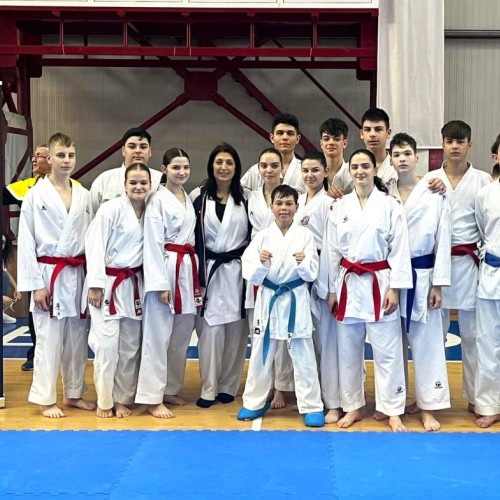 Sportivii de karate din Târgoviște au participat la un important stagiu de perfecționare în Blejoi