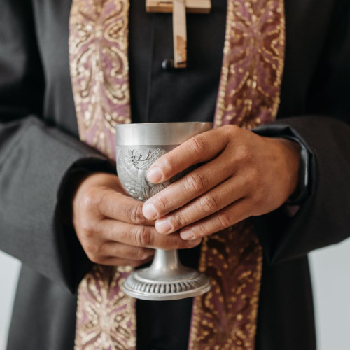 Finanțarea cultelor religioase pentru personalul și lăcașurile de cult, în creștere cu 7%, în fiecare zi