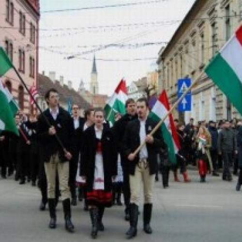 Extremiștii români amendați pentru tulburarea Ziua Maghiarilor de Pretutindeni, liderul organizației Calea Neamului și alții, cu suma de 10.000 de lei