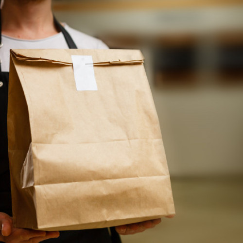 Reguli noi impuse în restaurante pentru reducerea risipei alimentare